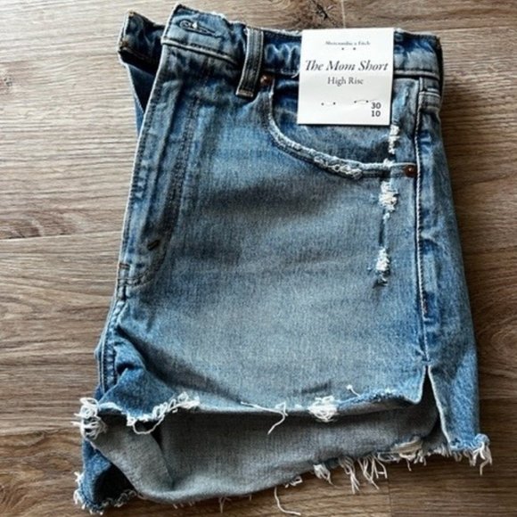 Abercrombie & Fitch Pants - NWT Abercrombie & Fitch Jean Shorts (size 30/10)- Mom Short High Rise